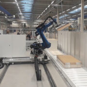 HOMAG-Roboter-Handling-Verfahren-des-Roboterhandlingsystem-auf-der-X-und-Y-Achse HOMAG-Roboter-Handling-Verfahren-des-Roboterhandlingsystem-auf-der-X-und-Y-Achse